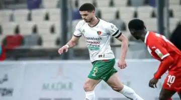 إيقاف لاعب جزائري 8 مباريات بسبب “سلوك غير لائق”