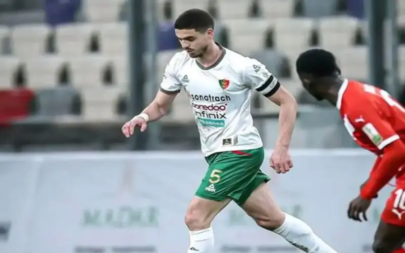 إيقاف لاعب جزائري 8 مباريات بسبب “سلوك غير لائق”