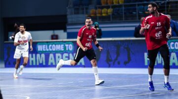 الأهلي يهزم الزمالك في قمة كرة اليد ويقترب من حسم لقب الدوري