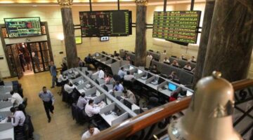تحركات مفاجئة في أسعار الذهب والدولار تزامناً مع تبدل أداء البورصة المصرية