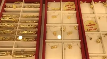 تراجعت أسعار الذهب في 31 مارس بمقدار 11 مليون دونغ فيتنامي لكل تايل مقارنة بنهاية فبراير.