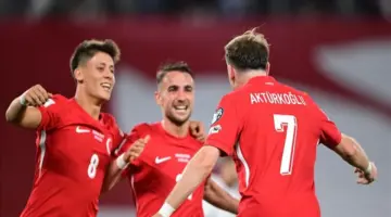 تركيا والسويد تحسمان التأهل إلى كأس العالم 2026 عبر الملحق الأوروبي.