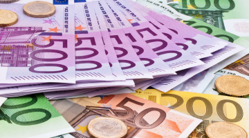 تغير أسعار صرف اليورو مقابل الجنيه داخل البنوك بمنتصف تعاملات 8 مارس