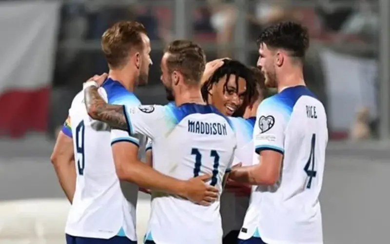 توقيت مباراة إنجلترا واليابان استعداداً لكأس العالم والقناة الناقلة