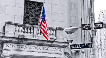 خسائر الأسهم الأمريكية تتواصل وإغلاق مؤشر داو جونز بتراجع 785 نقطة