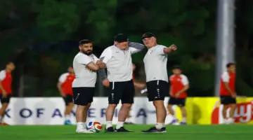قبل مواجهة بوليفيا.. كيف عزل أرنولد لاعبي العراق عن ضغوط الحرب؟