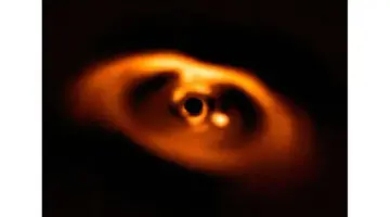 كوكب ضخم يولد حول نجم يشبه الشمس