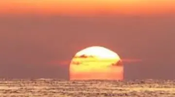 متى ينتهي وقت صلاة الفجر؟ الإفتاء تُبيّن حكم الصلاة أثناء شروق الشمس اليوم