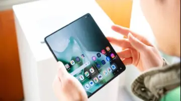 موتورولا تشير لفتح الطلب المسبق لهاتف Razr Fold قريبًا – 25H