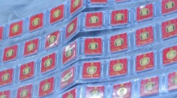 هبوط مفاجئ يضرب أسعار الذهب العالمية خلال تداولات مساء الثاني من مارس