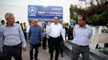 وزير الصناعة يتفقد مصنع آمون للأدوية بمدينة العبور لدعم الأمن الدوائي المصري