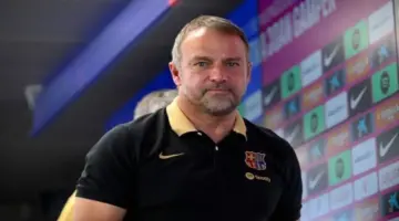 «الأمور تسير بشكل جيد».. «لابورتا» يكشف تفاصيل تجديد هانز فليك مع برشلونة