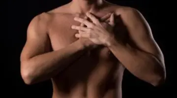 أخصائي أورام ينبه: أعراض شائعة قد تخفي الإصابة بالسرطان