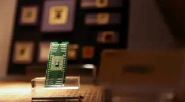 أسرع هواتف 2026.. سباق المعالجات يحتدم بين Snapdragon وDimensity