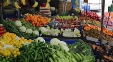 أسعار الخضراوات والفاكهة والدواجن بالفيوم اليوم الاثنين