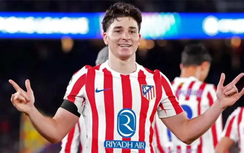 ألفاريز يحسم الجدل حول انتقاله المرتقب إلى برشلونة في الصيف