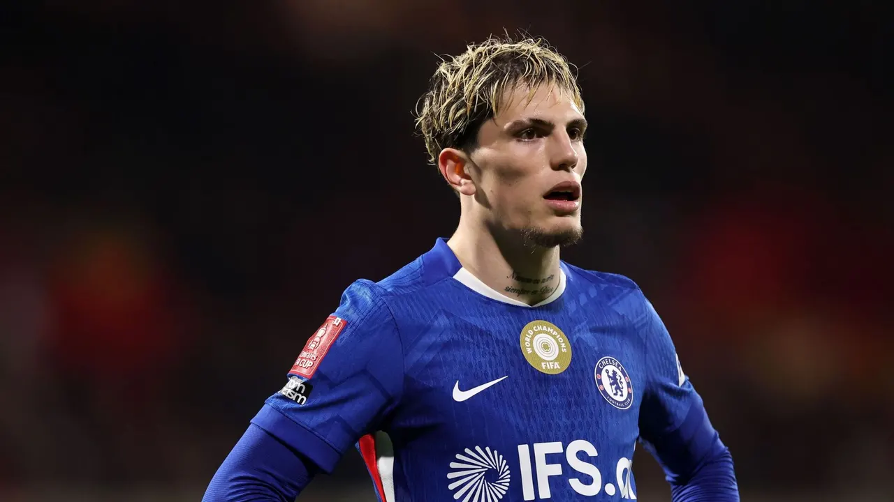 أليخاندرو غارناشو معروض للبيع بالفعل؟! تم الكشف عن القيمة التي يعتقد تشيلسي أنه يمكنه الحصول عليها مقابل جناح مانشستر يونايتد الشاب.