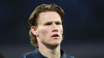 أنا أحبه كثيرًا!” – بطل كأس العالم يتهم مانشستر يونايتد بارتكاب “أحد أفدح أخطاء الانتقالات على الإطلاق