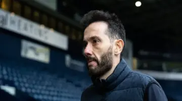 أول تعليق لمدرب فالنسيا على أنباء التعاقد مع أليو ديانج