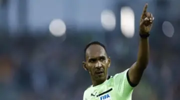 إعلان حَكَم مباراة الزمالك وبلوزداد في إياب نصف نهائي الكونفدرالية