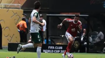 استئناف مباراة الأهلي وبالميراس عقب توقفها بسبب سوء الأحوال الجوية.. صور