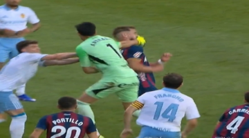 اشتباكات وأعمال عنف في الدوري الإسباني.. وطرد حارسين