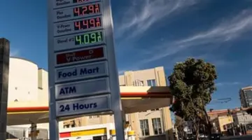 الأمريكيون يُحملون ترامب مسؤولية ارتفاع أسعار الوقود وسط ضغوط انتخابية