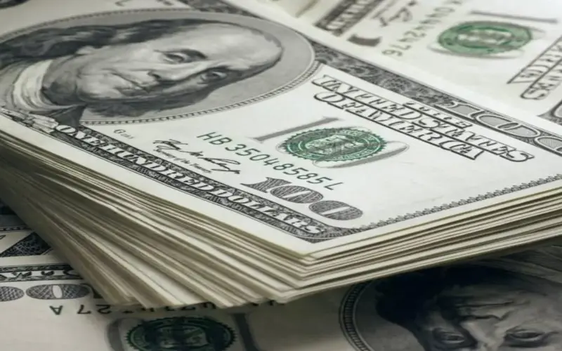 الدولار يتراجع أمام العملات | صحيفة الخليج