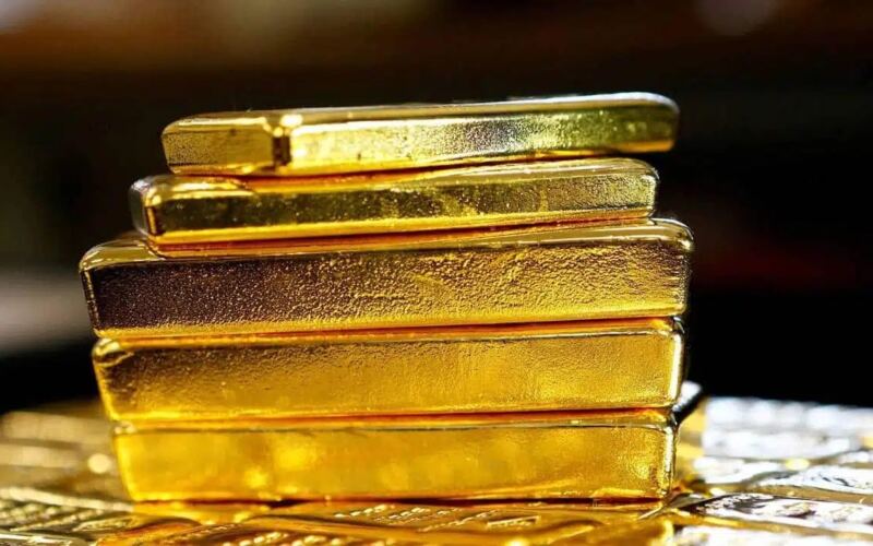 الذهب يتجه لخسارة أسبوعية وسط ضغوط النفط وتزايد المخاوف التضخمية