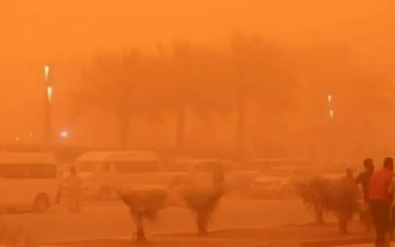 العاصفة الترابية تتوسع وتغطي سماء البلاد.. والأرصاد تحذر من مخاطرها