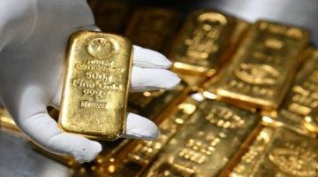 النفط يصعد والذهب يهبط بسبب تداعيات مضيق ‘هرمز’