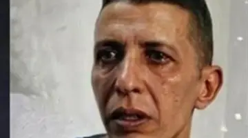 بالدموع والأحضان.. اللحظات الأولى للقاء إسلام الضائع بوالدته الحقيقية بعد فراق 4 عقود