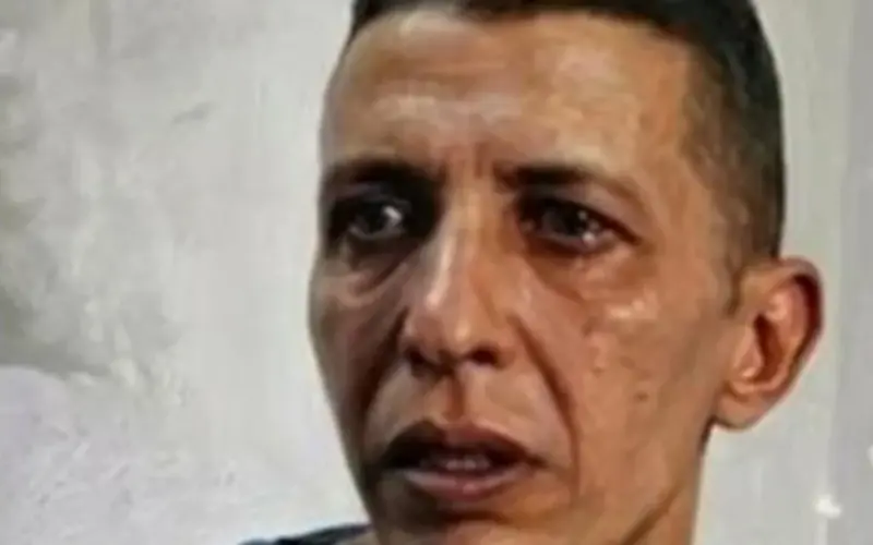 بالدموع والأحضان.. اللحظات الأولى للقاء إسلام الضائع بوالدته الحقيقية بعد فراق 4 عقود