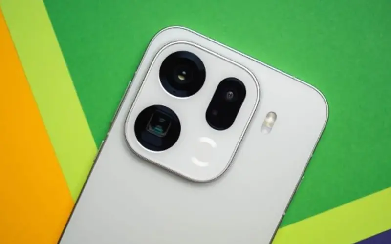 بتصميم مغاير وكاميرا خارقة.. شاهد تسريب صور جديد لـ أوبو Find X9 Ultra