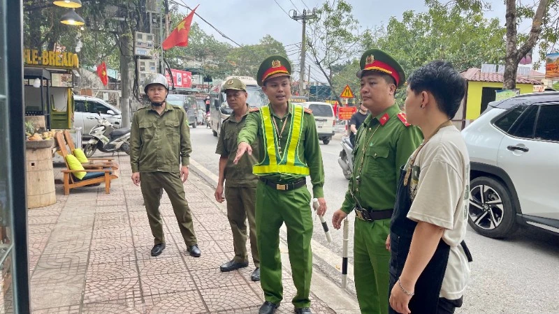 تأمين سلامة السياح خلال موسم الذروة.