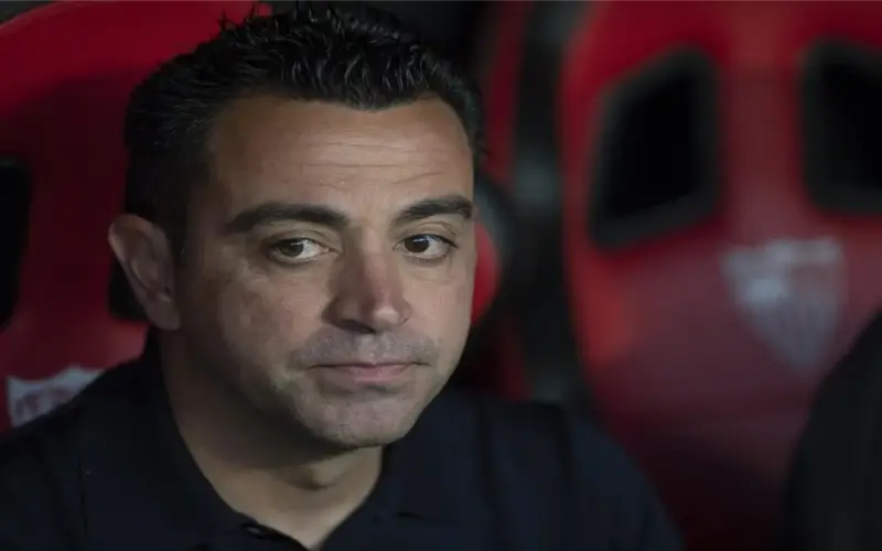 تشافي يكشف حقيقة وجود خلاف مع نجم برشلونة: أنا من طلبت التعاقد معه