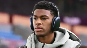 تشيلسي يرفض بيع جوش أتشيامبونغ رغم أنه بالكاد لعب في موسم 2025-26