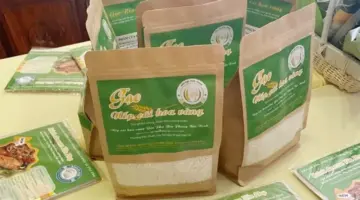 تطوير الهوية التجارية لأرز دوك لان الدبق (صنف كاي هوا فانغ).