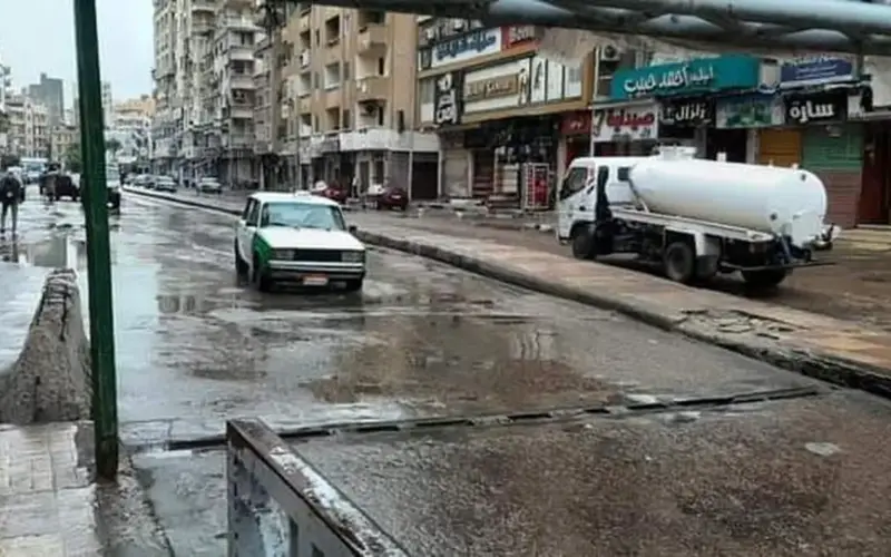 تغير حاد في حالة الطقس الساعات المقبلة.. هطول أمطار رعدية وانخفاض مستوى الرؤية