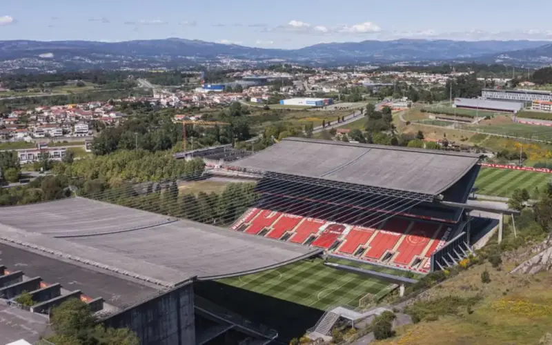 تغيير موعد مباراة سبورتينغ براغا وريال بيتيس في الدوري الأوروبي لدواع أمنية