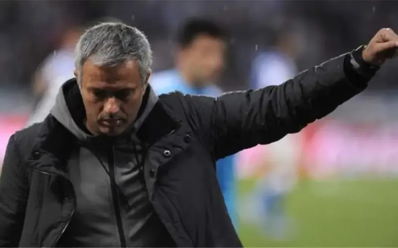 تقارير: 4 أسباب تٌقرب مورينيو من ريال مدريد.. وسر الـ100 نقطة