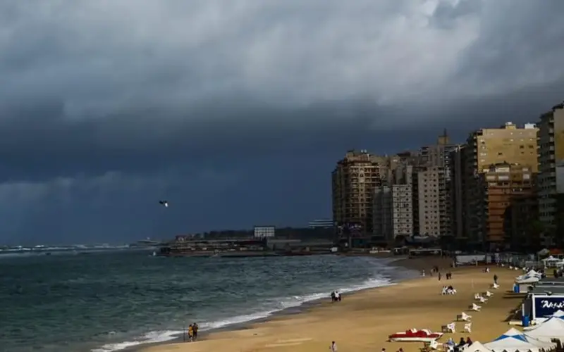 تقلبات مفاجئة في طقس الـ24 ساعة المقبلة.. انخفاض الحرارة يبدل المشهد من الشمال للجنوب