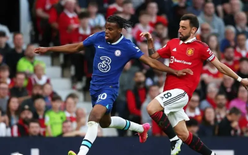 توقيت مباراة تشيلسي ومانشستر يونايتد اليوم في الدوري الإنجليزي 2026 والقناة الناقلة والمعلق