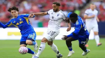 توقيت مباراة مانشستر يونايتد ضد ليدز يونايتد في الدوري الإنجليزي