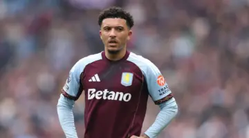 جادون سانشو سيغيب عن سلسلة مباريات أستون فيلا الحاسمة عقب تعرضه لإصابة غير متوقعة في مباراة ودية.