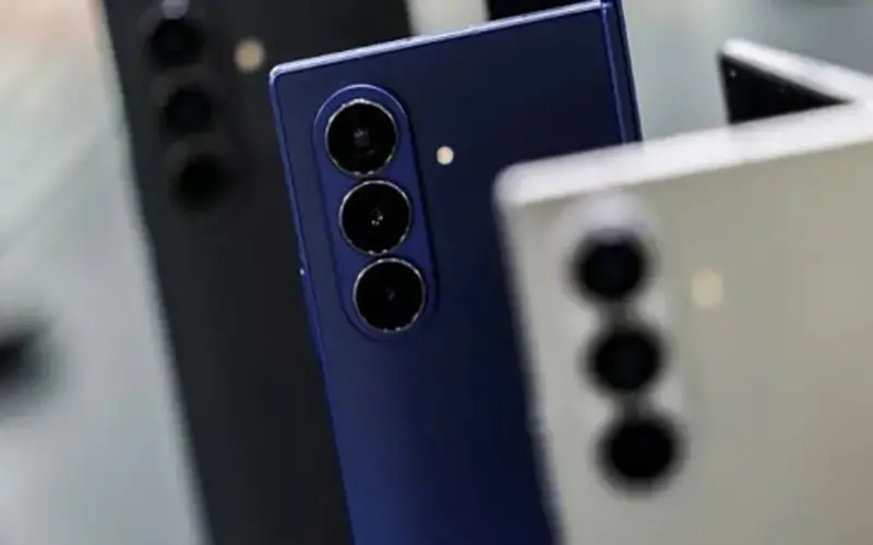 جريدة البلاد | السبب وراء تقليص فتحة كاميرا السيلفي في Galaxy Z Fold 8