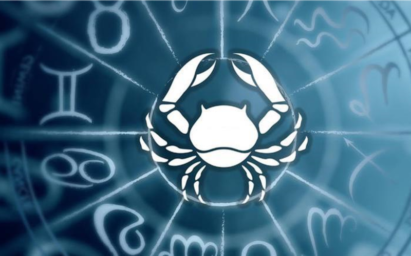 حظك اليوم برج السرطان الخميس 23-4-2026.. عليك إعادة تقييم علاقاتك