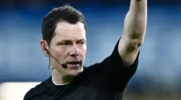 دارين إنجلاند حكماً لقمة مان يونايتد ضد ليفربول في غياب محمد صلاح