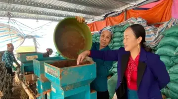 دعامة المساندة للمزارعين في نهان لي.