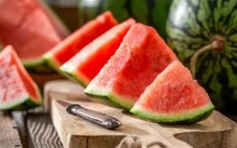 دليل خسارة الوزن بالبطيخ: أفضل الأوقات لتناوله وكيف يساعد على كبح الشهية.